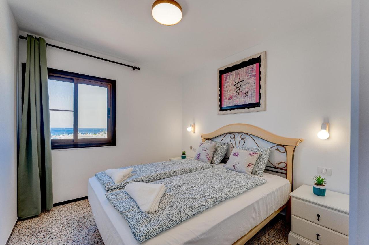 Los Cristianos Achacay Bluesky Apartment ภายนอก รูปภาพ